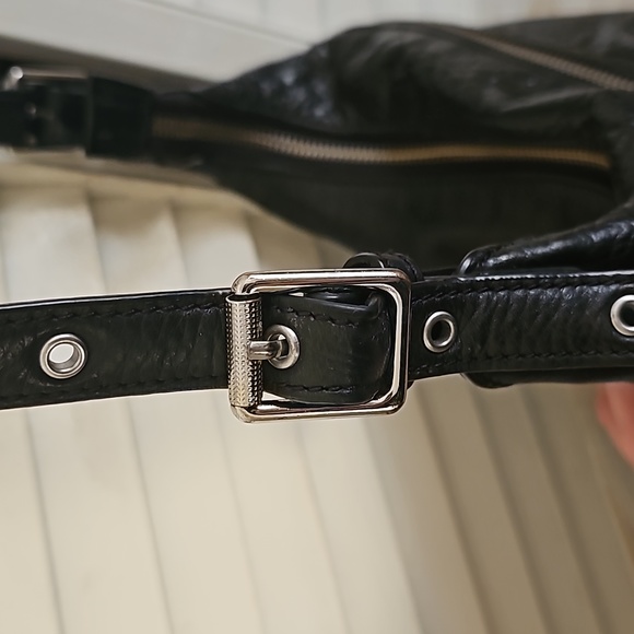 EUC Ash Crossbody Bucket Bag - Picture 4 of 8